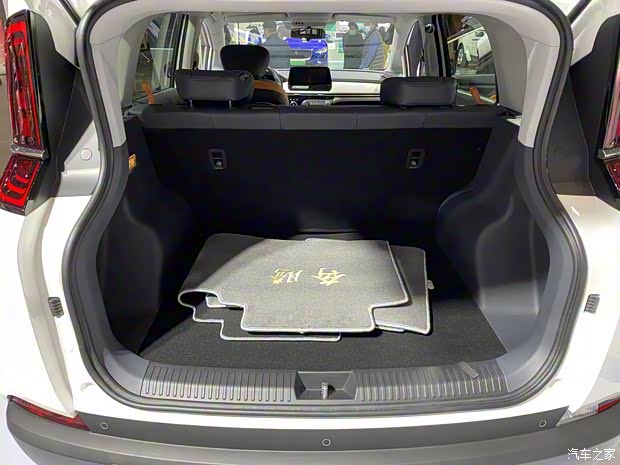 一汽奔腾 奔腾E05 2021款 基本型