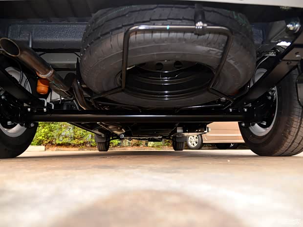 上汽大通 上汽大通V80 2017款 2.5T手動商杰版長軸中頂