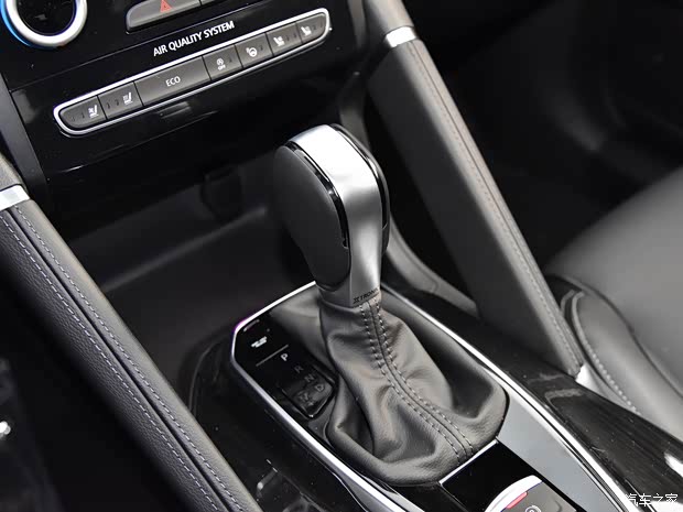 东风雷诺 科雷傲 2018款 2.5L 四驱旗舰版 东风雷诺 科雷傲 2018款 2.5L 四驱旗舰版