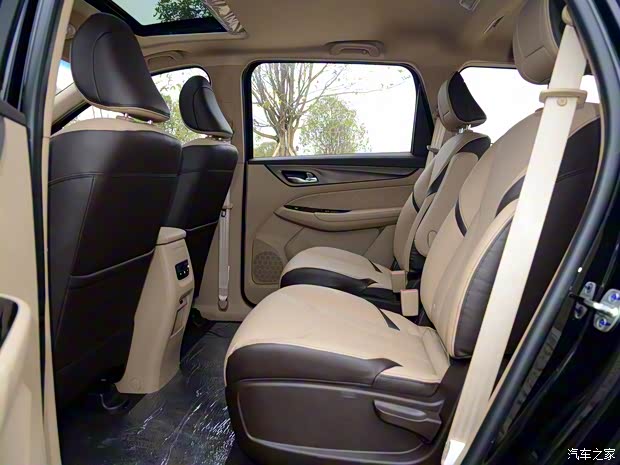 上汽通用五菱 寶駿730 2017款 1.5T 手動豪華型 7座