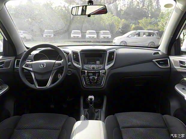 长安汽车 长安CS35 2017款 1.6L 手动舒适型 长安汽车 长安CS35 2017款 1.6L 手动舒适型