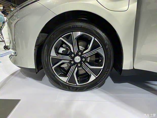 一汽红旗 红旗E-QM5 2021款 基本型