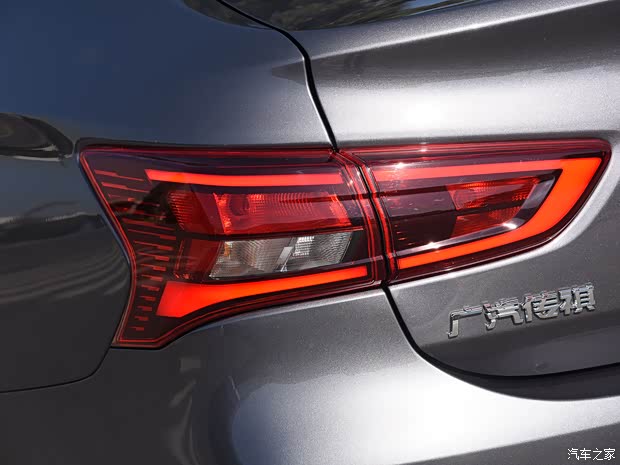 廣汽乘用車 傳祺GA4 2021款 235T 自動(dòng)尊貴版