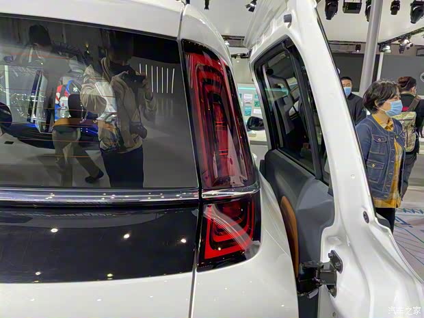 一汽奔腾 奔腾E05 2021款 基本型