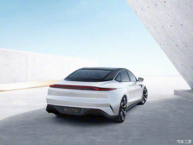 智己汽車 智能純電轎車 2021款 基本型