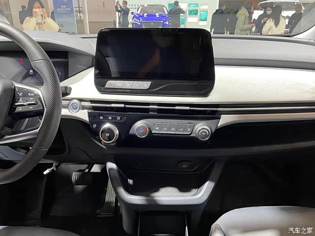 一汽奔腾 奔腾E05 2021款 基本型