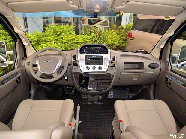 上汽大通 上汽大通V80 2017款 2.5T手動商杰版長軸中頂