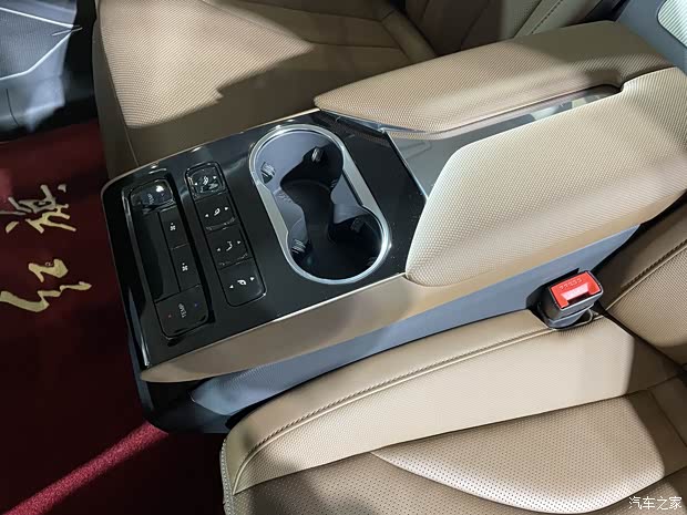 一汽红旗 红旗E-QM5 2021款 基本型