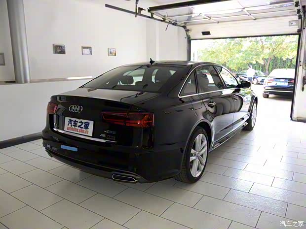 一汽-大眾奧迪 奧迪A6L 2018款 30周年年型 45 TFSI quattro 運(yùn)動(dòng)型