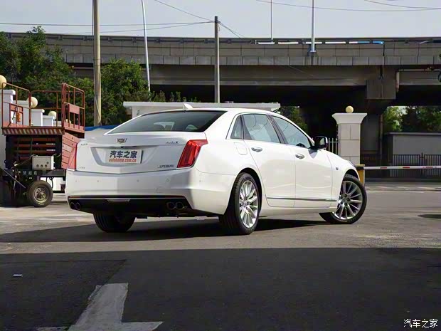 上汽通用凯迪拉克 凯迪拉克CT6 2017款 40T 领先型