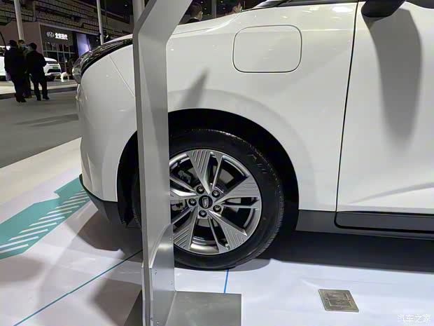 一汽奔腾 奔腾E05 2021款 基本型