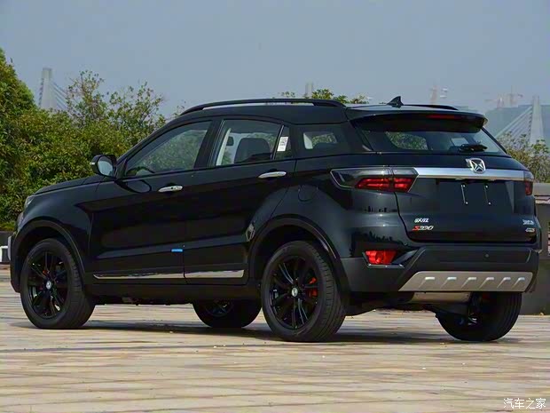 江鈴汽車 馭勝S330 2017款 1.5L GTDi 自動(dòng)兩驅(qū)極夜版 江鈴汽車 馭勝S330 2017款 1.5L GTDi 自動(dòng)兩驅(qū)極夜版