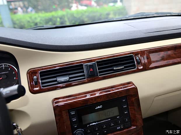 江淮汽車 瑞鈴 2015款 2.5T V5 限量版 兩驅(qū)大雙排4B2-95C43