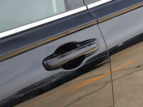 2024款 240TURBO 四驱尊耀版 5座 2024款 240TURBO 四驱尊耀版 5座