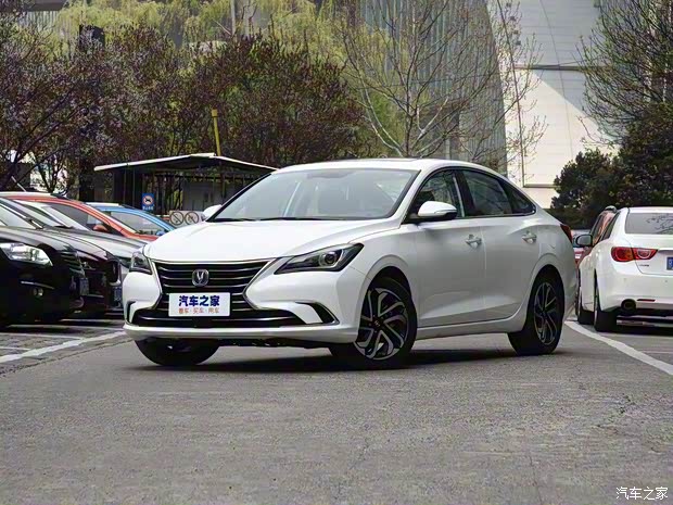 长安汽车 逸动 2018款 1.6L GDI 手动尊尚型 长安汽车 逸动 2018款 1.6L GDI 手动尊尚型