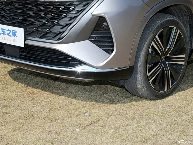 上汽集团 荣威RX9 2023款 2.0T 中配 基本型