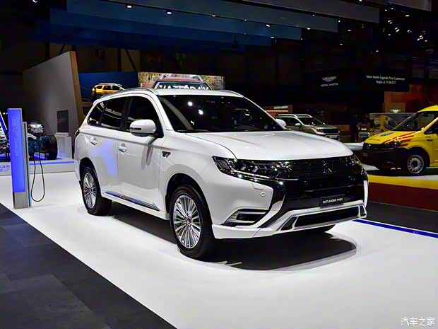 三菱(进口) 欧蓝德PHEV(进口) 2018款 PHEV 三菱(进口) 欧蓝德PHEV(进口) 2018款 PHEV