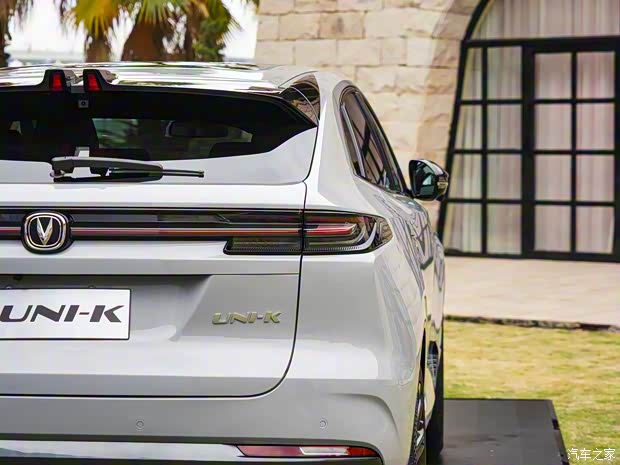 長(zhǎng)安汽車 長(zhǎng)安UNI-K 2021款 UNI量產(chǎn)版