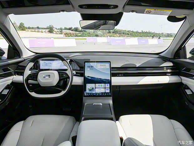 吉利汽车 银河L6 2023款 1.5T 高配版 吉利汽车 银河L6 2023款 1.5T 高配版