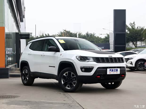 广汽菲克Jeep 指南者 2019款 220T 自动四驱高性能旗舰版