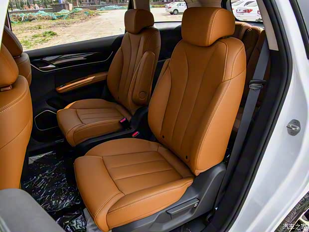 比亚迪 宋MAX 2018款 1.5T 手动智联豪华型 6座