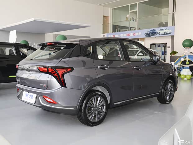 合眾汽車 哪吒V 2022款 潮 400 行業(yè)版