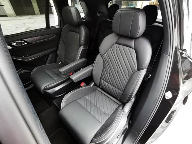 領(lǐng)克 領(lǐng)克09 2021款 基本型