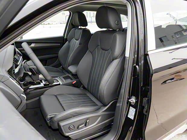 一汽奧迪 奧迪Q5L 2023款 40T 時(shí)尚動(dòng)感型