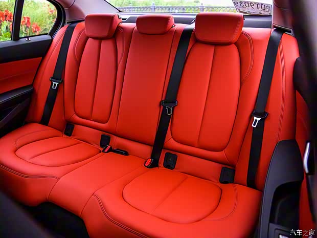 华晨宝马 宝马1系 2021款 改款 125i M运动曜夜版