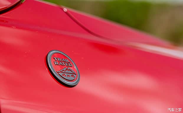 广汽菲克Jeep 指南者 2021款 220T 自动四驱高性能旗舰版