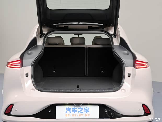 智己汽车 智己LS6 2023款 高配 智己汽车 智己LS6 2023款 高配