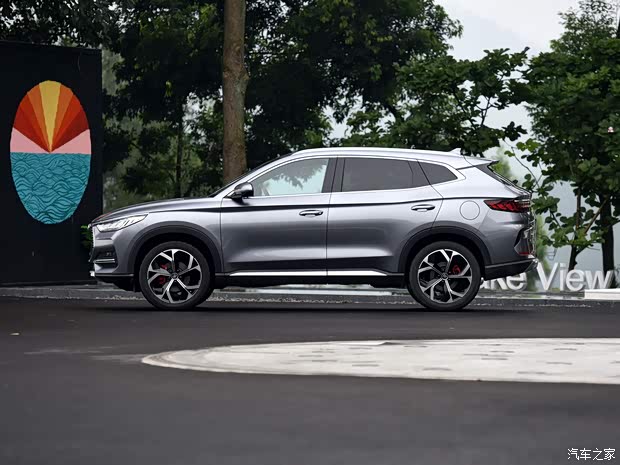 比亚迪 宋PLUS 2020款 1.5T 自动旗舰PLUS