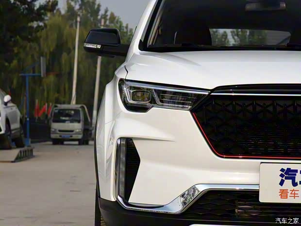 一汽奔腾 奔腾T33 2021款 1.2T 手动基本型