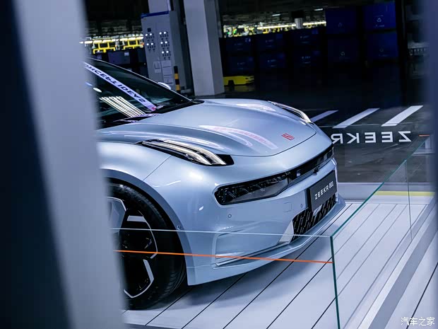 極氪 極氪001 2021款 超長(zhǎng)續(xù)航雙電機(jī) YOU版