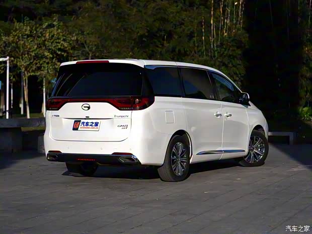 广汽乘用车 传祺GM8 2018款 320T 旗舰版