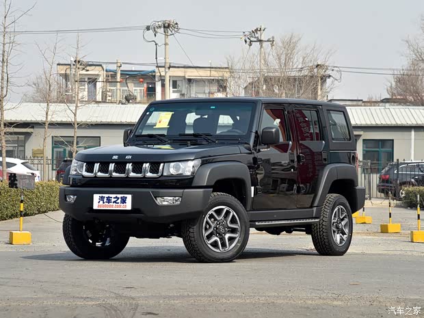 北京汽车 北京BJ40 2018款 40L 2.0T 手动柴油四驱尊贵版