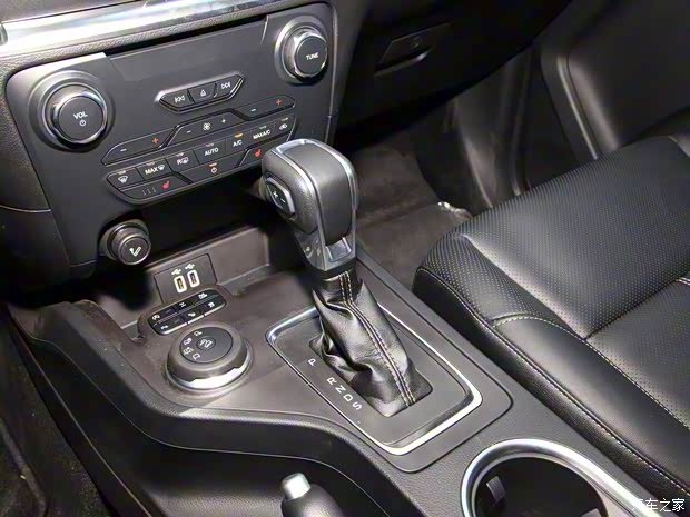 江鈴福特 撼路者 2020款 2.3T 汽油自動(dòng)四驅(qū)旗艦版 7座 國(guó)VI