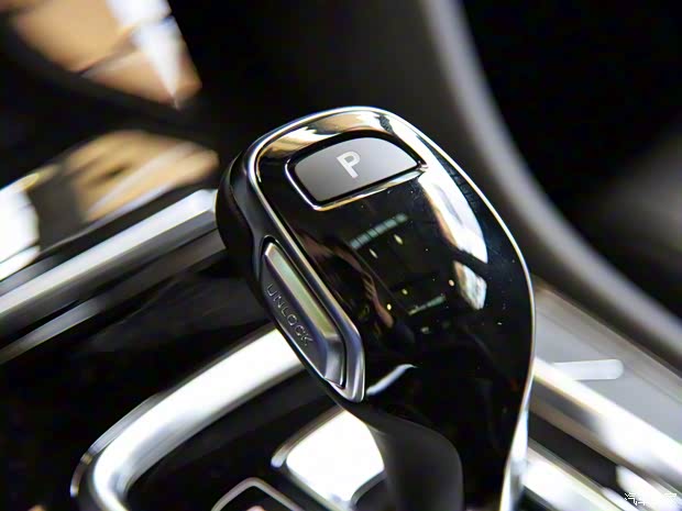 上汽集團(tuán) 名爵HS 2020款 20T 自動兩驅(qū)超豪版 國VI