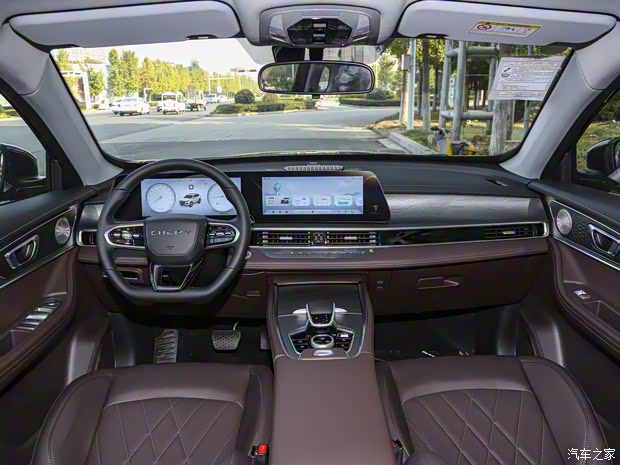 奇瑞汽车 瑞虎8 PLUS 2024款 冠军版 290TGDI DCT豪享版 7座 奇瑞汽车 瑞虎8 PLUS 2024款 冠军版 290TGDI DCT豪享版 7座