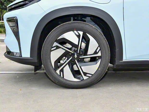 睿蓝汽车 睿蓝7 2023款 605km 猎光 睿蓝汽车 睿蓝7 2023款 605km 猎光