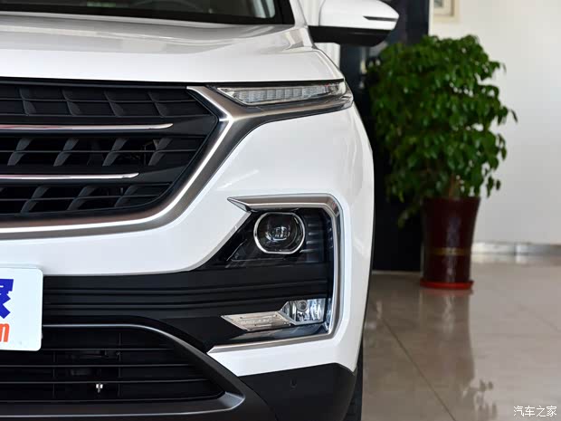 上汽通用五菱 宝骏530 2018款 1.5T 手动尊贵型