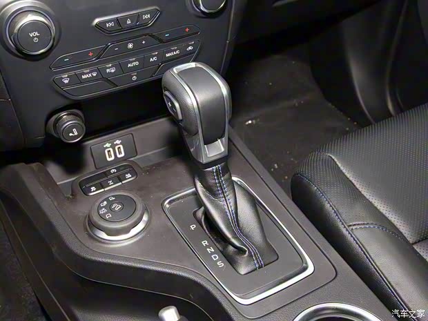 江铃福特 撼路者 2020款 运动版 2.3T 汽油自动四驱豪华版 7座 国VI