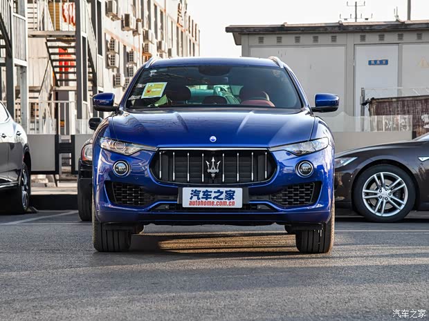 玛莎拉蒂 Levante 2018款 3.0T 350Hp 标准版 玛莎拉蒂 Levante 2018款 3.0T 350Hp 标准版