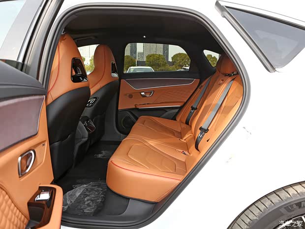 比亚迪 汉 2023款 EV 冠军版 610KM四驱旗舰型