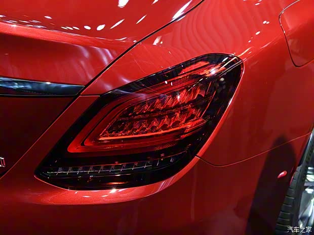 北京奔驰 奔驰C级 2019款 C 300 L 北京奔驰 奔驰C级 2019款 C 300 L