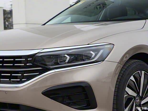 上汽大众 帕萨特 2022款 330TSI 豪华版