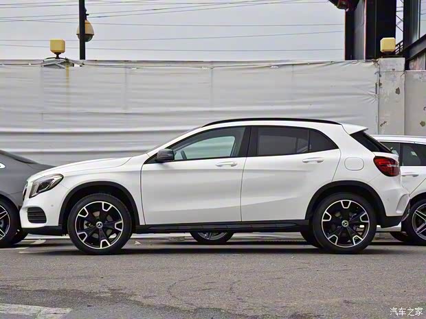 北京奔驰 奔驰GLA 2019款 GLA 220 4MATIC 运动型