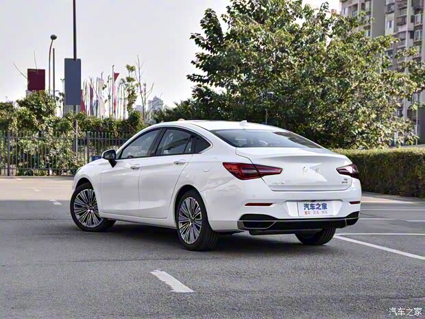 一汽红旗 红旗H5 2022款 1.8T 自动智联旗享版