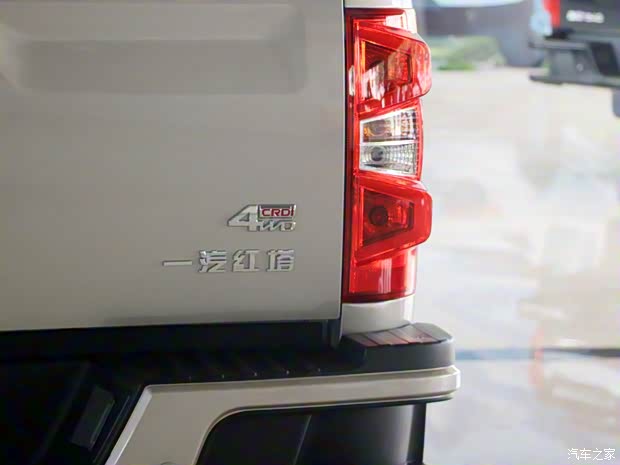 一汽红塔 蓝舰T340 2018款 2.5T四驱豪华长轴JE4D25E 一汽红塔 蓝舰T340 2018款 2.5T四驱豪华长轴JE4D25E