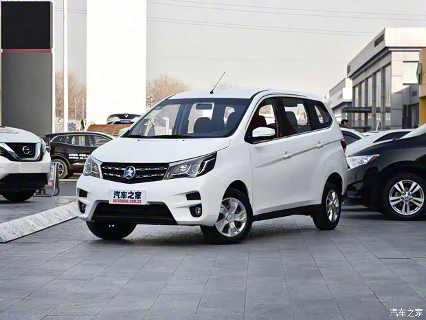 東風(fēng)啟辰 啟辰M50V 2017款 1.5L XE 手動標(biāo)準(zhǔn)版